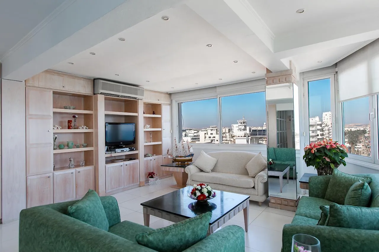 לרנקה Laila'S Seaview Penthouse Apartments